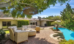 c3c1e699429c8a80b9046d6004f27c8c-uncropped_scaled_within_1536_1152