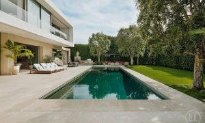 e3508ca7eaf3ef63f6ff995aad3df1d9-uncropped_scaled_within_1536_1152