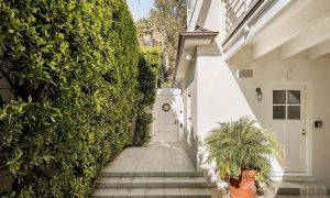 f9fbc63b45d6b2b8967bfb416a2df775-uncropped_scaled_within_1536_1152